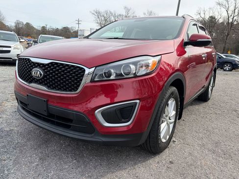 Used 2016 Kia Sorento LX image 3