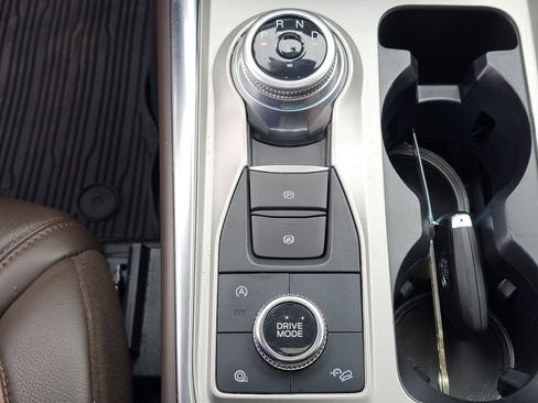 Used 2023 Ford Explorer King Ranch w/ Technology Package image 30