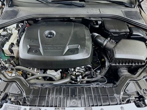 Used 2016 Volvo V60 T5 Platinum image 32