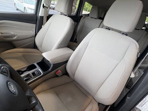 Used 2017 Ford Escape SE FWD image 22