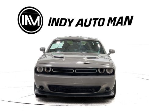 Used 2017 Dodge Challenger R/T w/ Driver Convenience Group image 9