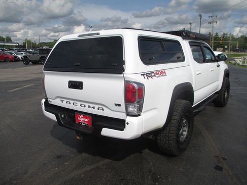 Used 2020 Toyota Tacoma TRD Off-Road AWD/4WD image 4