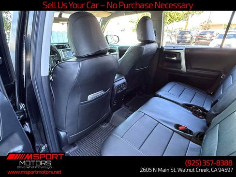 Used 2018 Toyota 4Runner SR5 AWD/4WD image 9