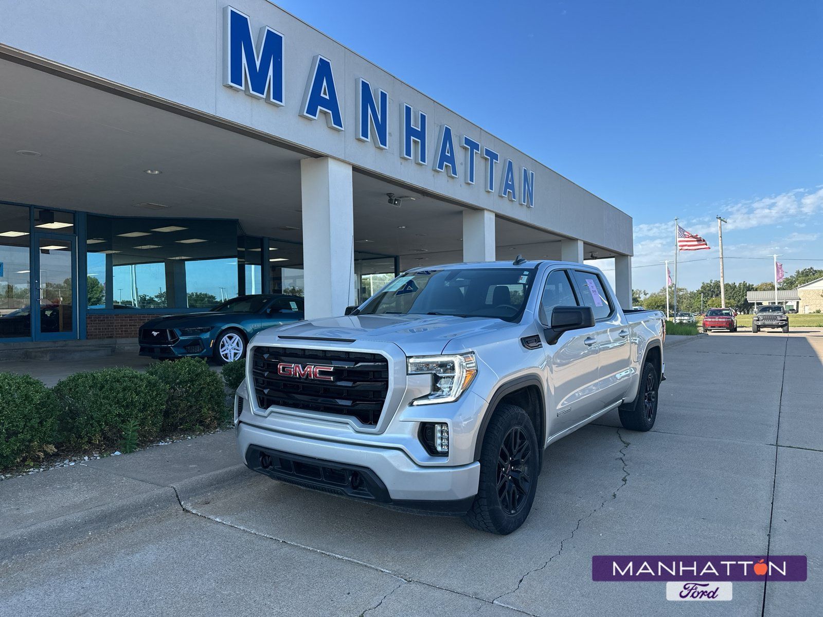 Used 2021 GMC Sierra 1500 Elevation w/ Preferred Package AWD/4WD image 1