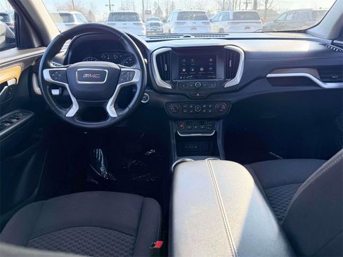 Used 2018 GMC Terrain SLE w/ Driver Convenience Package image 3