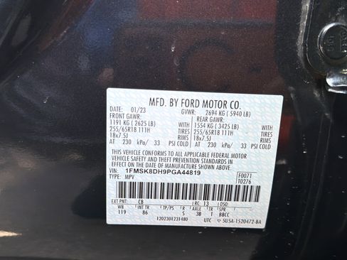 Used 2023 Ford Explorer XLT AWD/4WD image 28