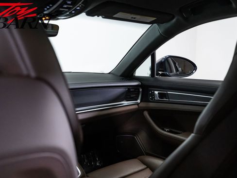 Used 2022 Porsche Panamera 4 Platinum Edition AWD/4WD image 50