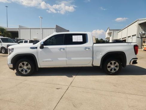 Used 2025 GMC Sierra 1500 SLT AWD/4WD image 4