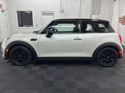 Used 2023 MINI Cooper 2-Door Hardtop image 6