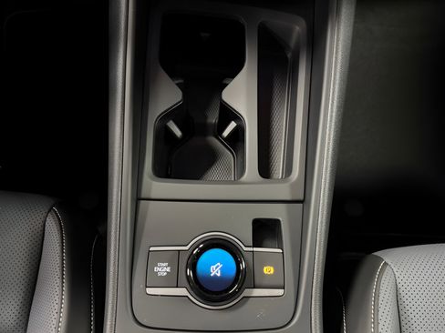 Used 2025 Volkswagen Tiguan SE image 25