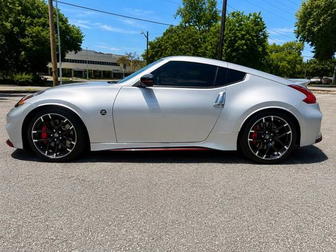 Used 2016 Nissan 370Z NISMO RWD image 7