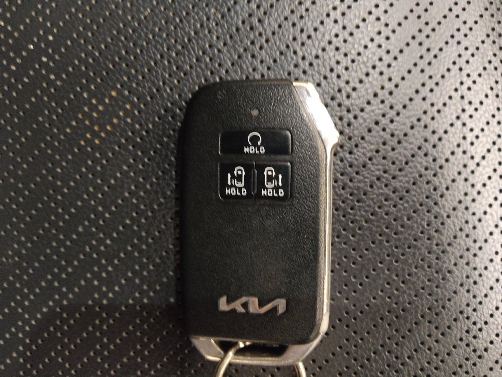 Used 2022 Kia Carnival SX Prestige FWD image 32