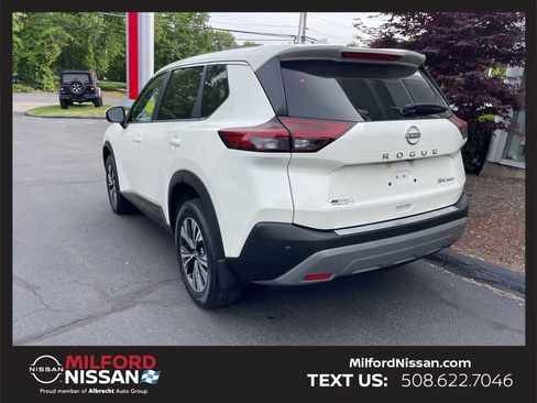 Certified 2023 Nissan Rogue SV AWD/4WD image 3