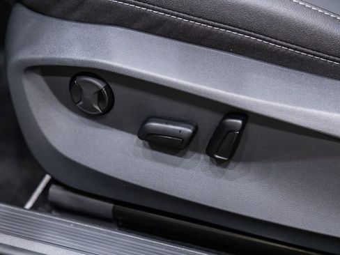 New 2026 Volkswagen Taos SE FWD image 9