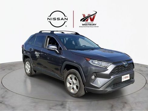 Used 2021 Toyota RAV4 XLE AWD/4WD image 1