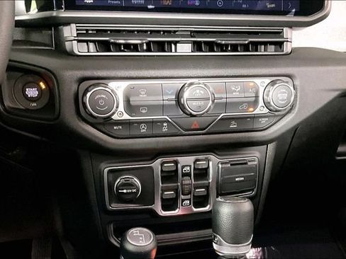 New 2026 Jeep Gladiator Sport image 7