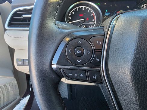 Used 2018 Toyota Camry XLE image 15