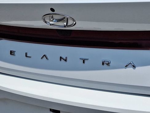 Used 2023 Hyundai Elantra SEL w/ Convenience Package FWD image 35
