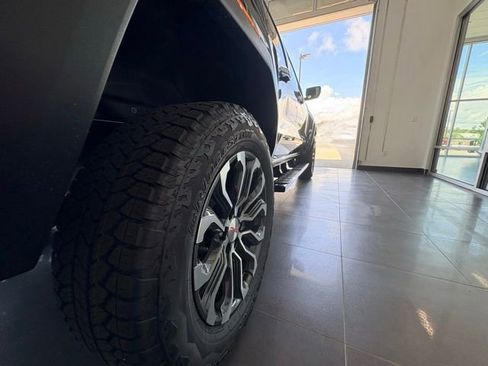 New 2026 GMC Canyon Denali AWD/4WD image 12