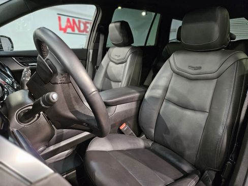 Used 2025 Cadillac XT6 Premium Luxury image 25
