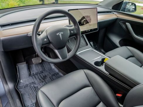 Used 2023 Tesla Model Y Long Range AWD/4WD image 4
