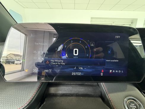 Used 2025 Chevrolet Equinox RS AWD/4WD image 11
