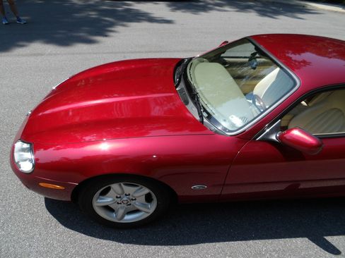 Used 1997 Jaguar XK8 Coupe RWD image 24