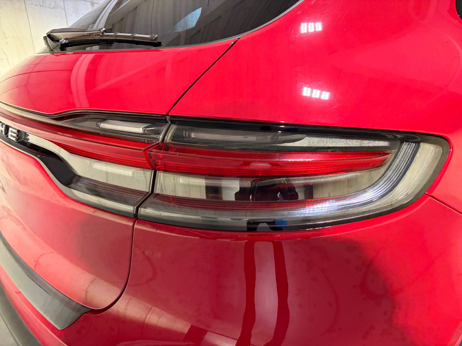 Certified 2023 Porsche Macan S AWD/4WD image 15