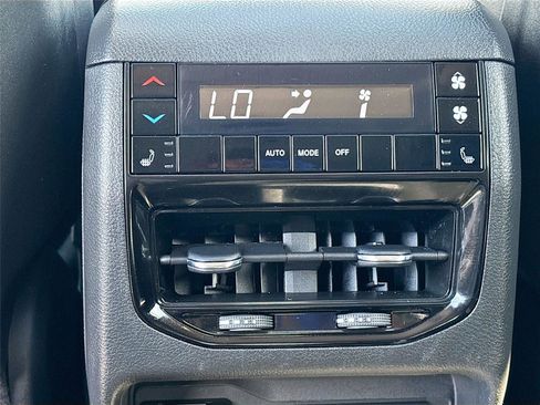 Used 2023 Jeep Grand Cherokee L Limited w/ Luxury Tech Group II RWD image 26