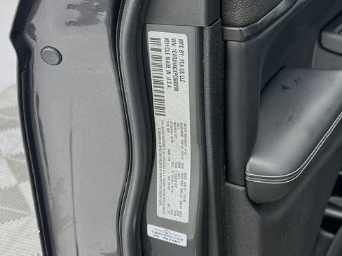 Used 2023 Jeep Grand Cherokee Altitude AWD/4WD image 12