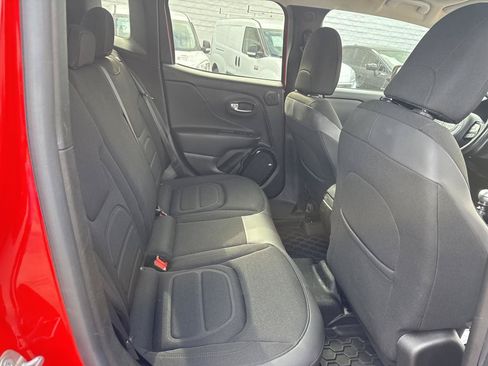 Used 2017 Jeep Renegade Altitude FWD image 11