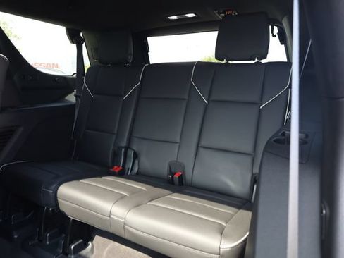 Used 2023 Cadillac Escalade Premium Luxury AWD/4WD image 22
