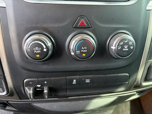 Used 2014 RAM 1500 Classic SLT AWD/4WD image 24