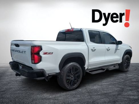 Used 2024 Chevrolet Colorado Z71 w/ Z71 Convenience Package 2 AWD/4WD image 3