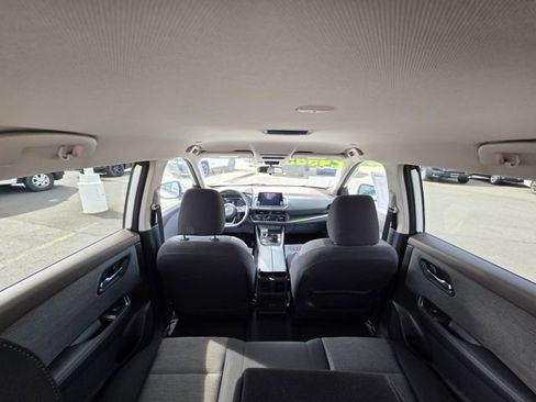 Used 2023 Nissan Rogue SV image 12