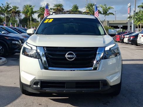 Certified 2023 Nissan Pathfinder SV FWD image 2