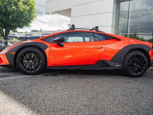 Used 2023 Lamborghini Huracan Sterrato image 10