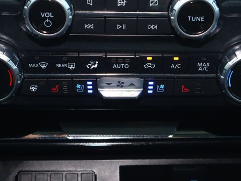 Used 2023 Ford F250 Lariat w/ Lariat Ultimate Package image 31