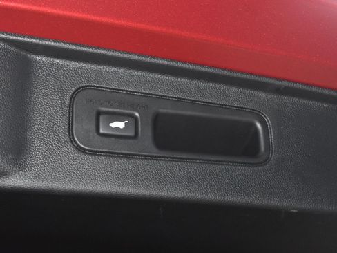 Used 2025 Honda Pilot TrailSport image 40