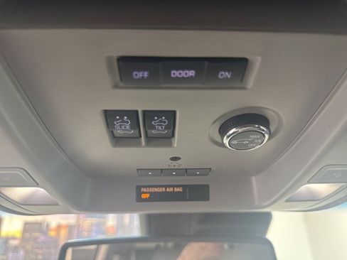 Used 2016 Chevrolet Tahoe LT w/ LT Signature Package image 15