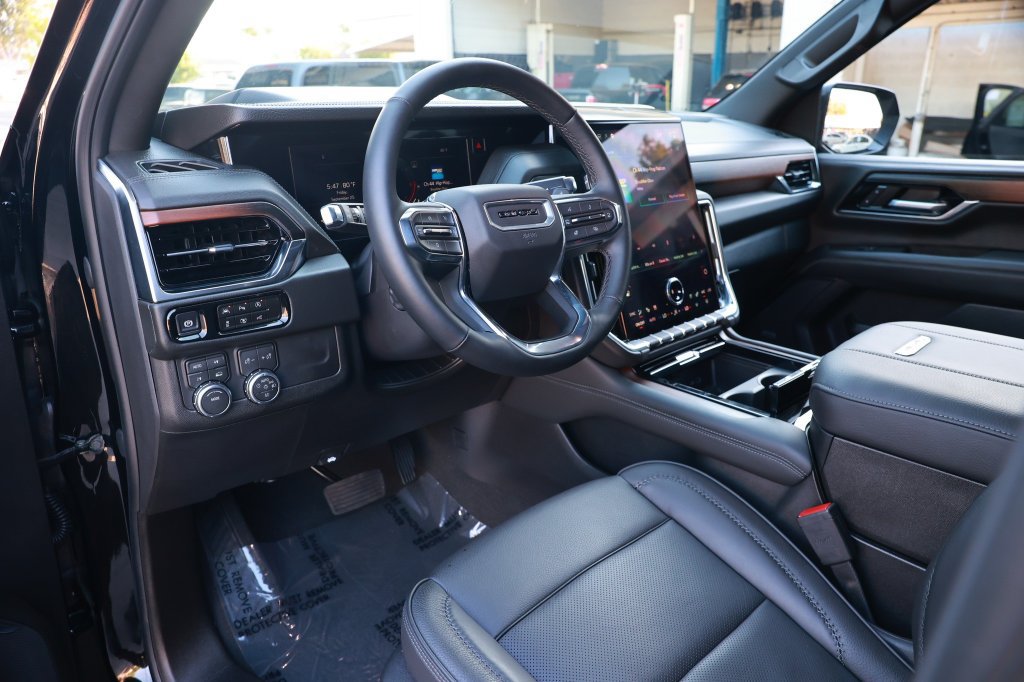 Used 2026 GMC Yukon Denali w/ Sun & Power Step Package AWD/4WD image 18