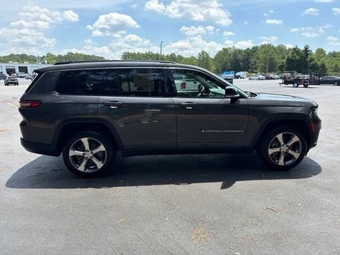 Used 2022 Jeep Grand Cherokee L Limited AWD/4WD image 6