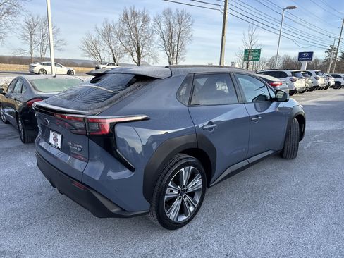 Used 2024 Subaru Solterra Limited image 6