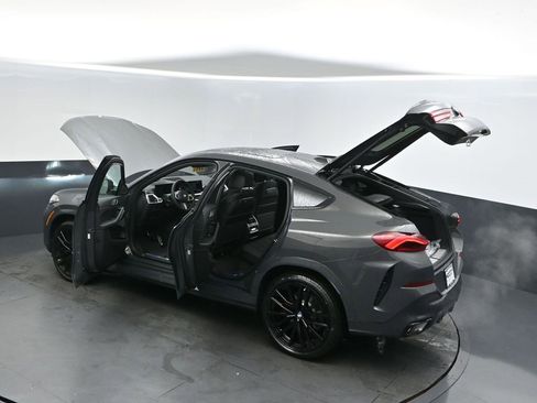 New 2026 BMW X6 xDrive40i w/ Climate Comfort Package image 2