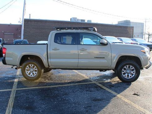 Used 2017 Toyota Tacoma SR5 w/ Tow Package image 5