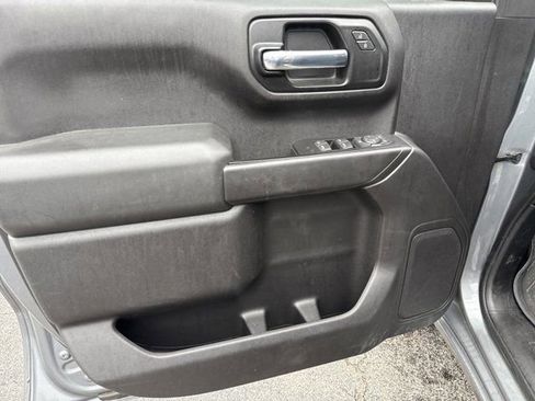 Used 2020 Chevrolet Silverado 1500 Custom w/ Custom Value Package RWD image 15