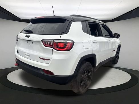 Used 2024 Jeep Compass Trailhawk image 9