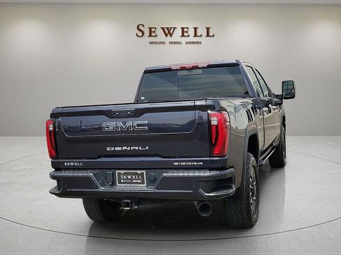 Used 2025 GMC Sierra 2500 Denali Ultimate AWD/4WD image 5