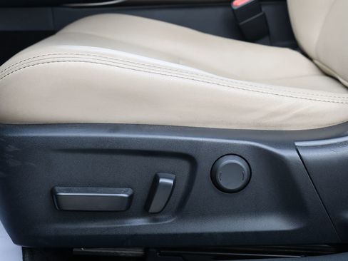 Used 2020 Lexus IS 300 w/ Premium Package image 29