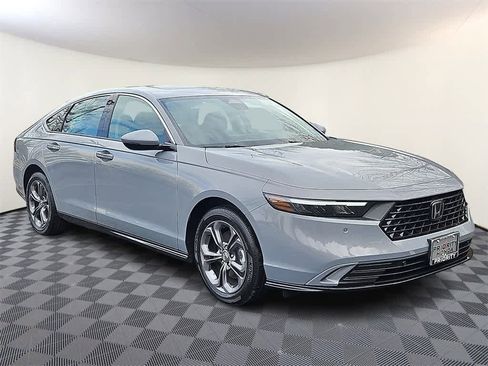 Used 2025 Honda Accord EX-L image 3